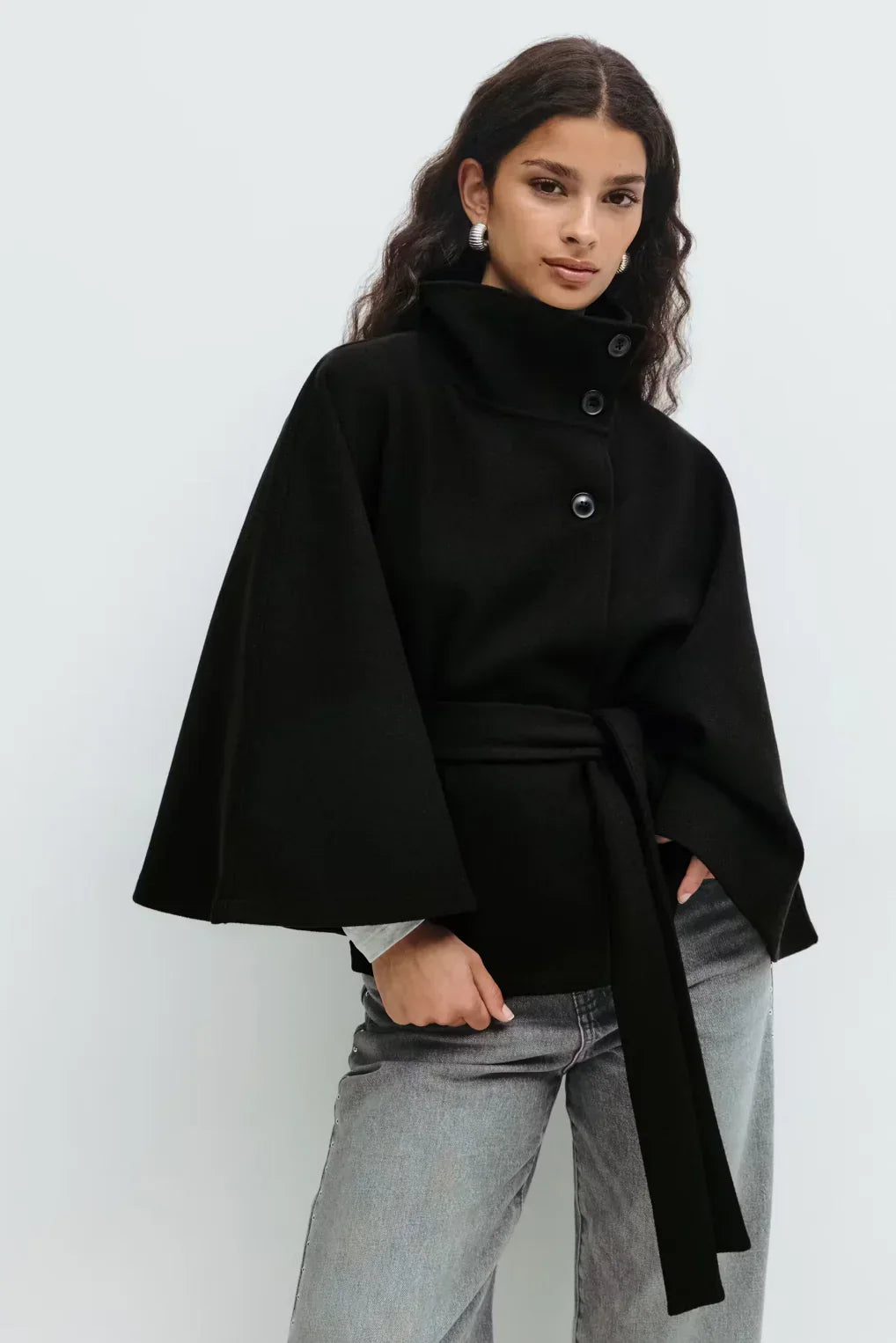 CAPE JACKET WITH BELT