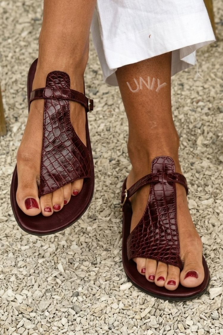 Crocodile effect thong sandals with strap and buckle on the instep