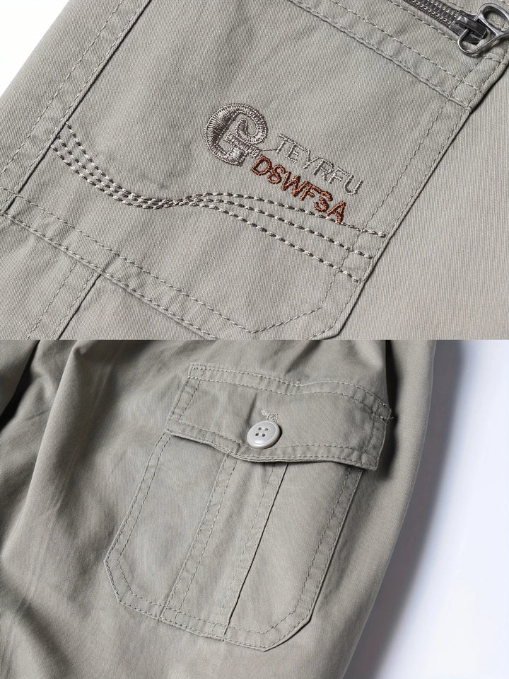 Light cargo shorts with pockets