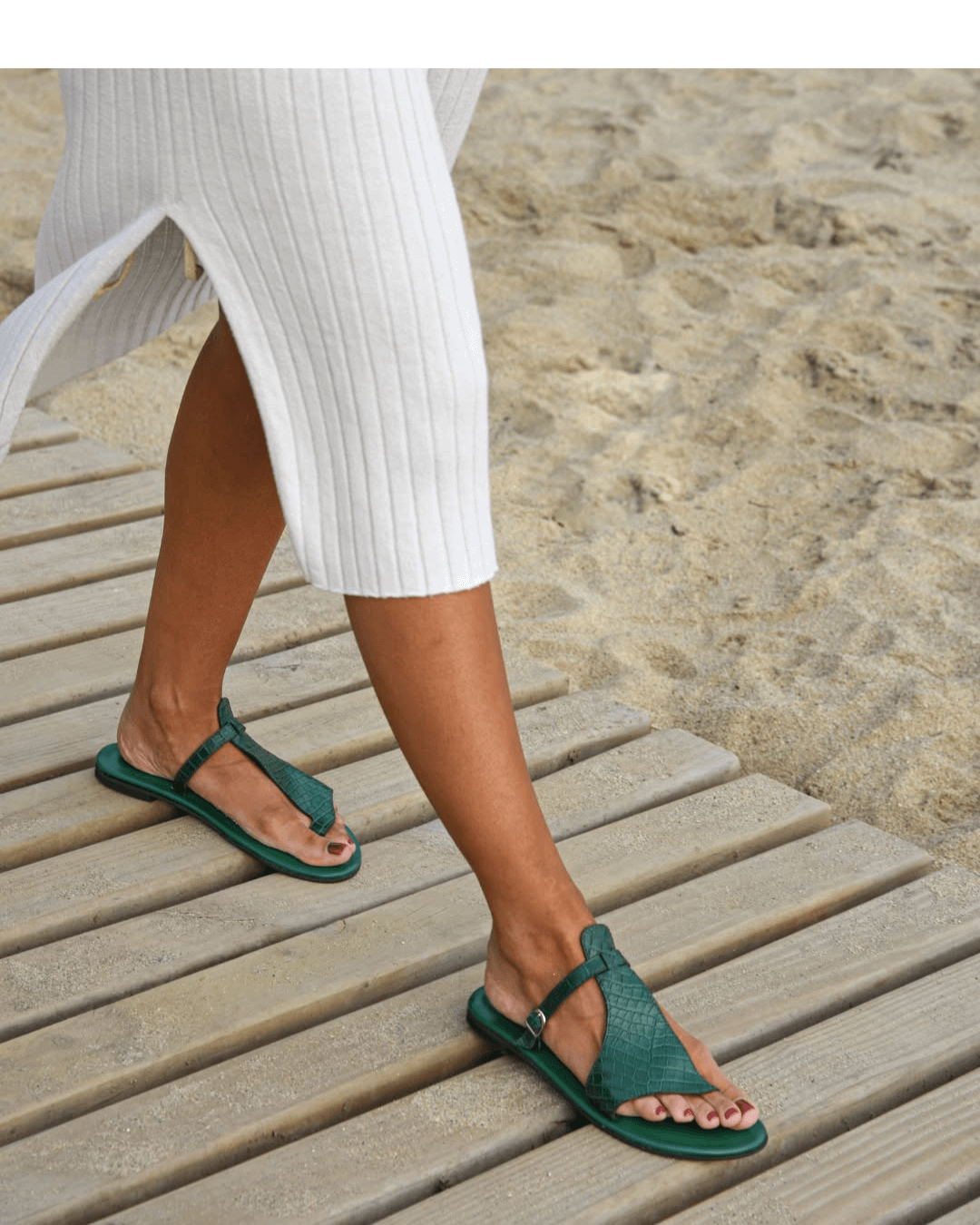 Crocodile effect thong sandals with strap and buckle on the instep