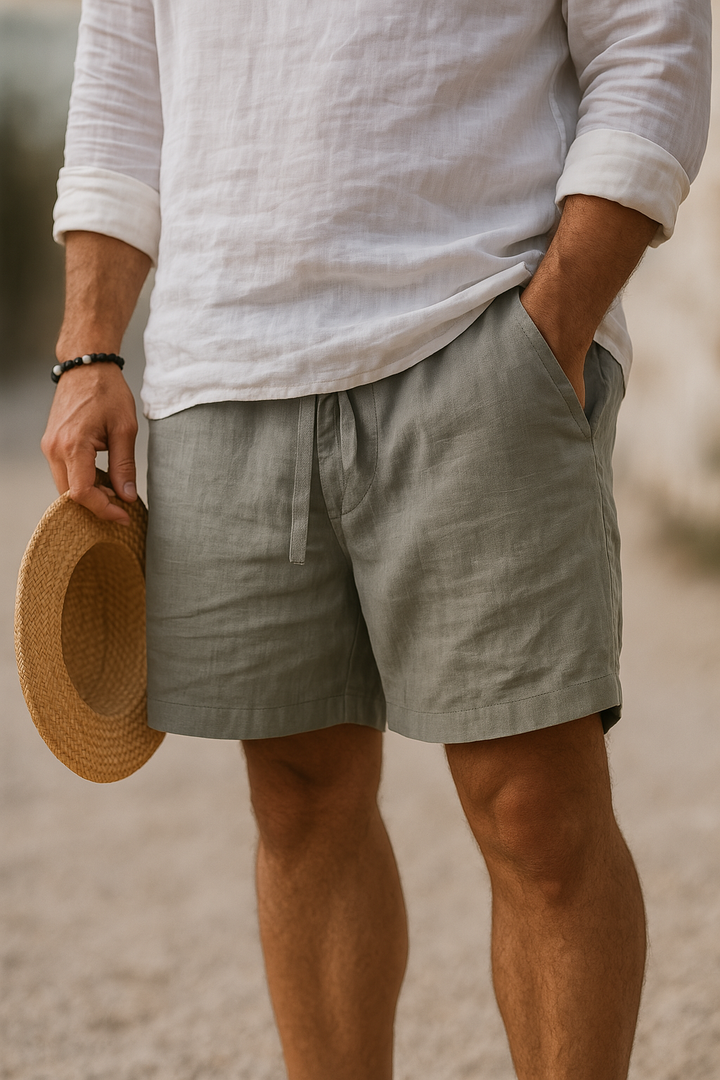Elegant linen shorts with elastic waistband