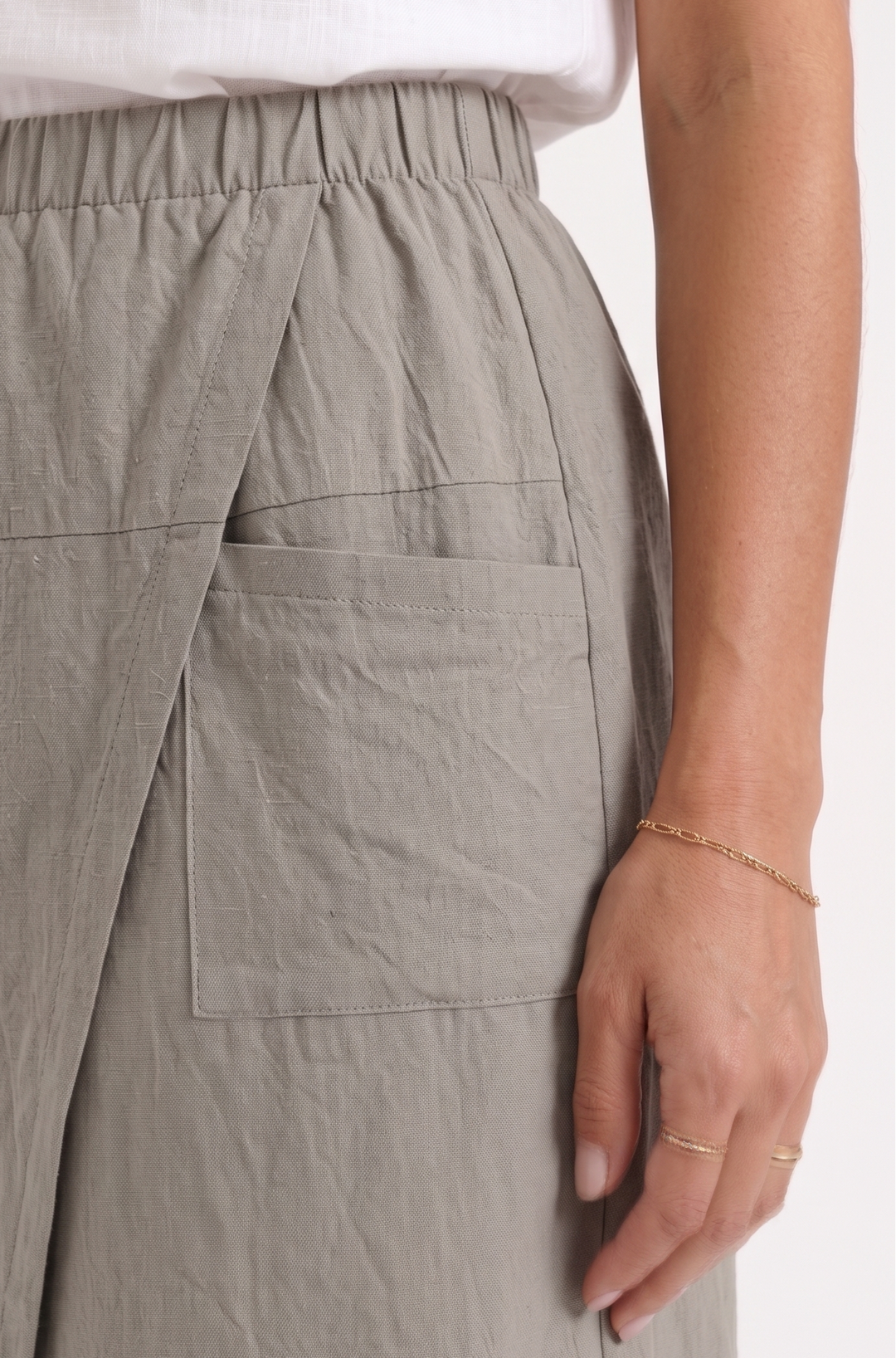 Skort with Elastic Waist and Cross Cut
