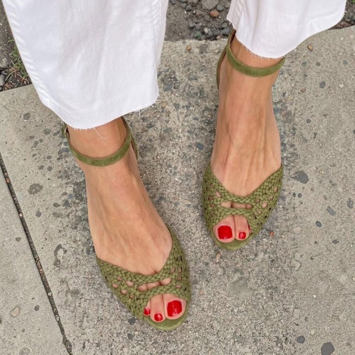 Isadora | Woven Golden Sandals – Golden Elegance and Comfort