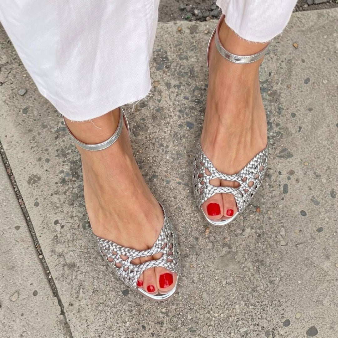 Isadora | Woven Golden Sandals – Golden Elegance and Comfort