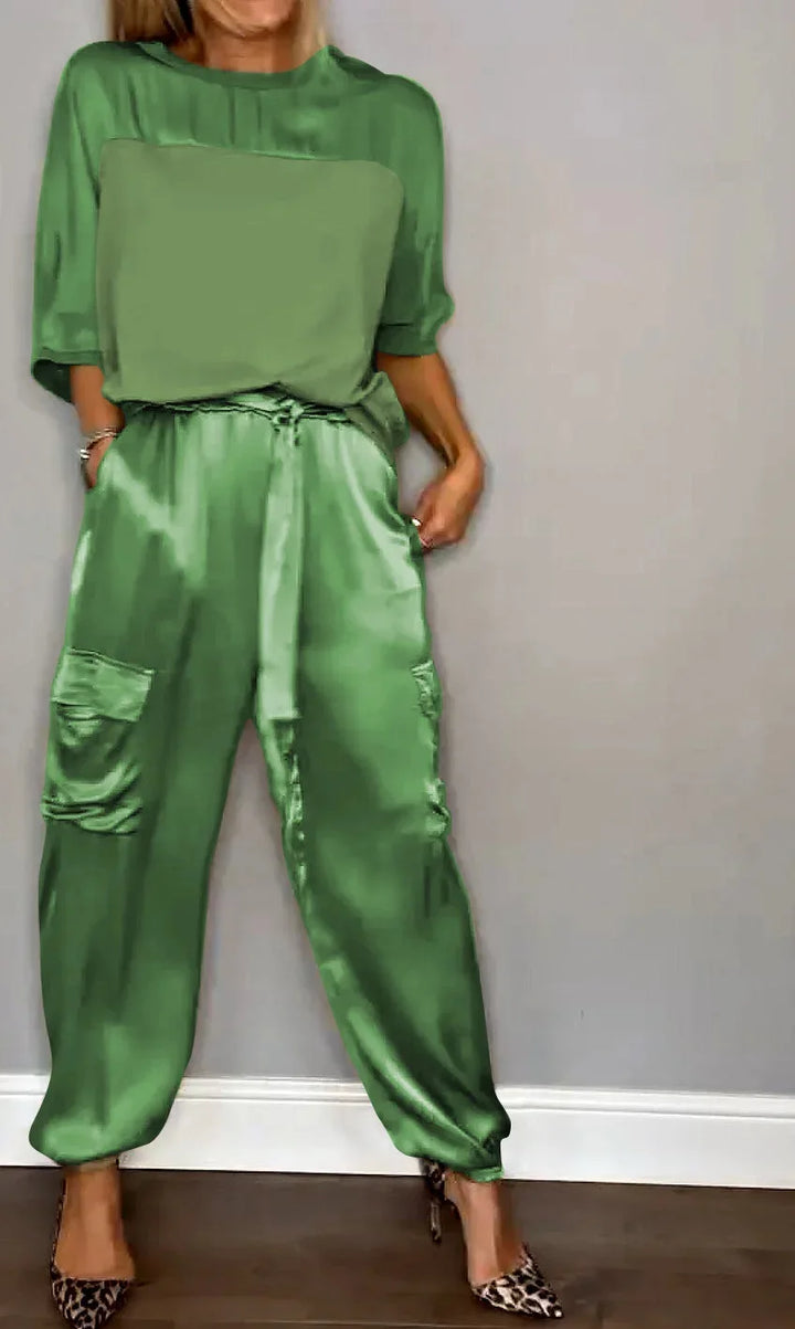Averielle | Two-Piece Set in Luxurious Flowing Fabric