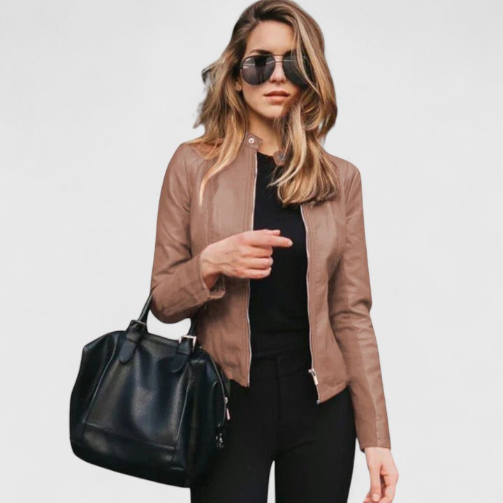 Emma Coat — The touch of elegance that transforms any look