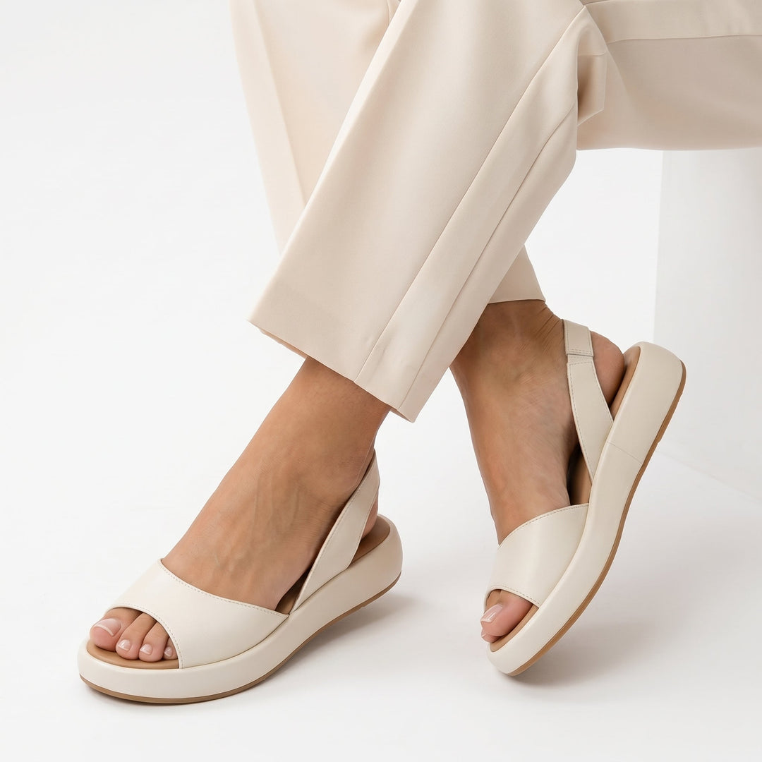 Cláudia - Flat Sandals with Anatomical Sole, Comfort, and Style