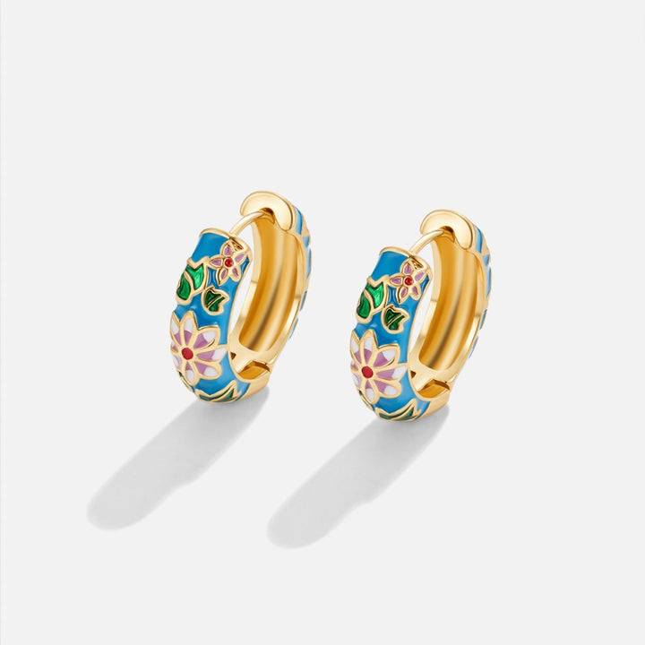 GOLDEN CIRCLE EARRINGS WITH FLOWER