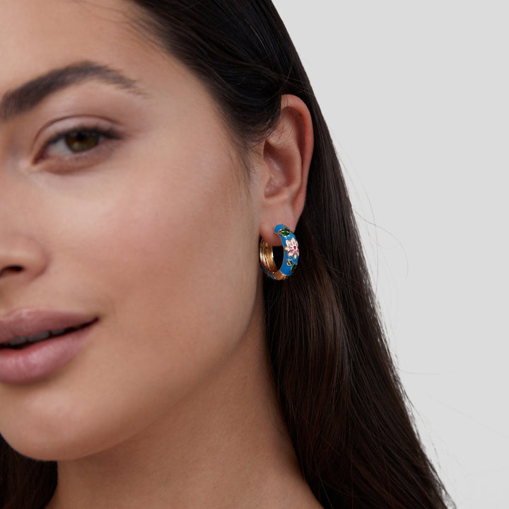 GOLDEN CIRCLE EARRINGS WITH FLOWER