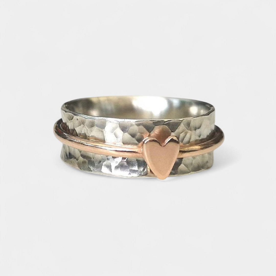 Myrsin - Delicate heart-shaped ring in gold, rose gold, or silver